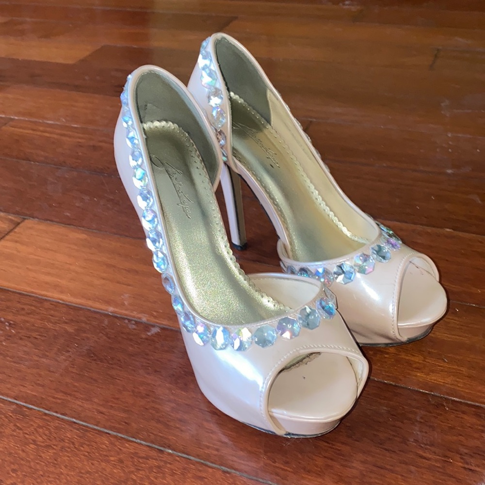 Johnathan Kayne beautiful heels